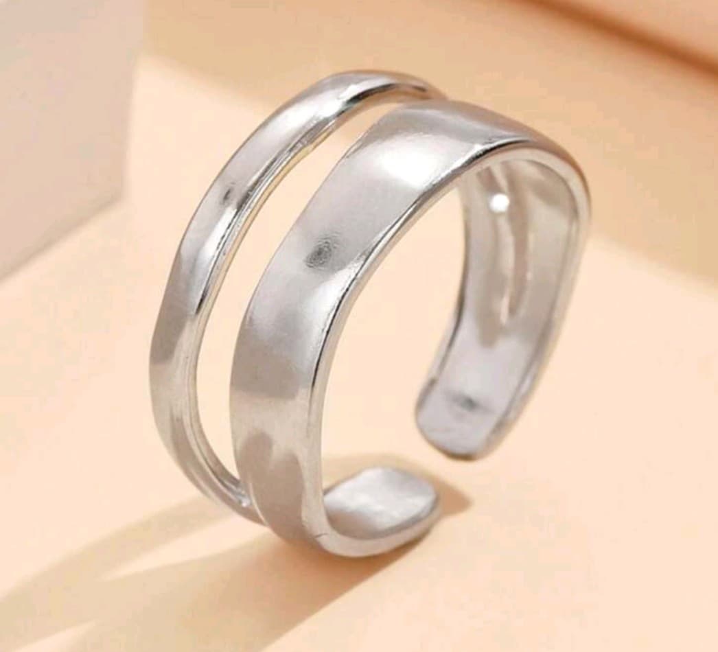 Anillo plateado de acero quirúrgico 