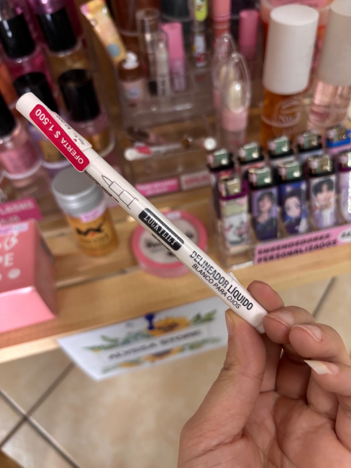 Delineador blanco punta plumón 