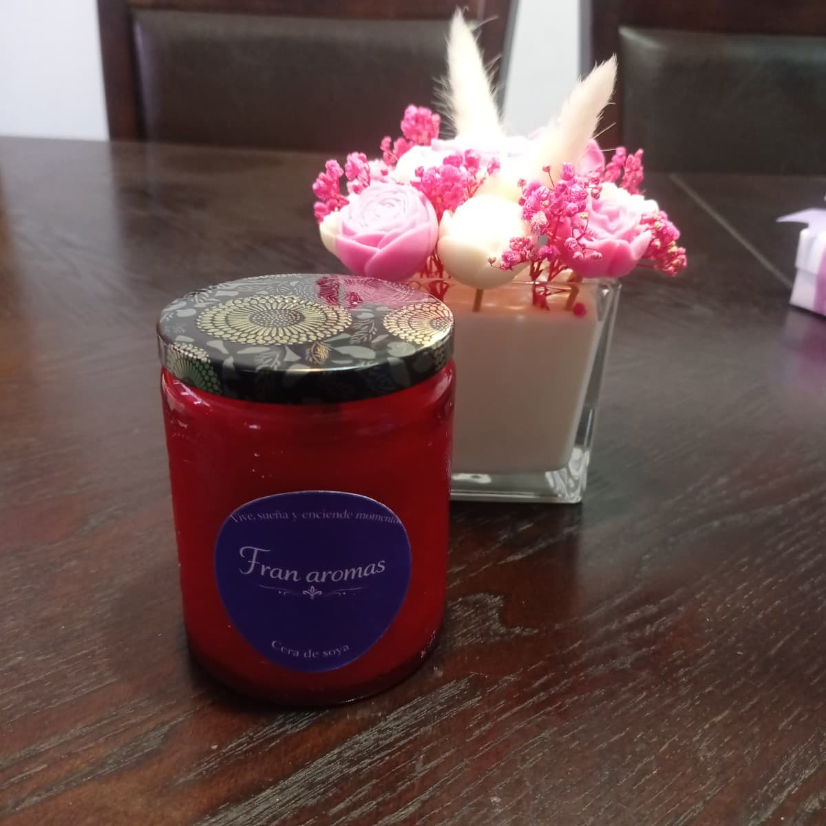 Vela de soya en recipiente