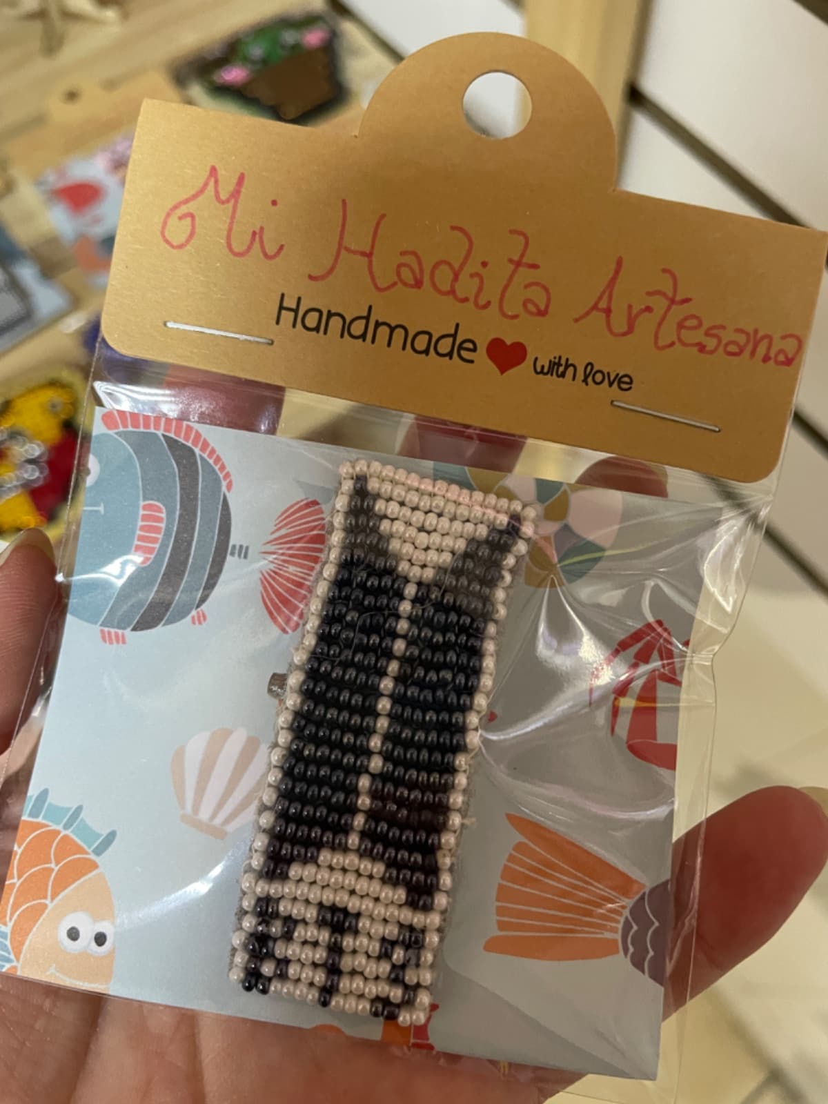 Prendedor mostacillas de BTS