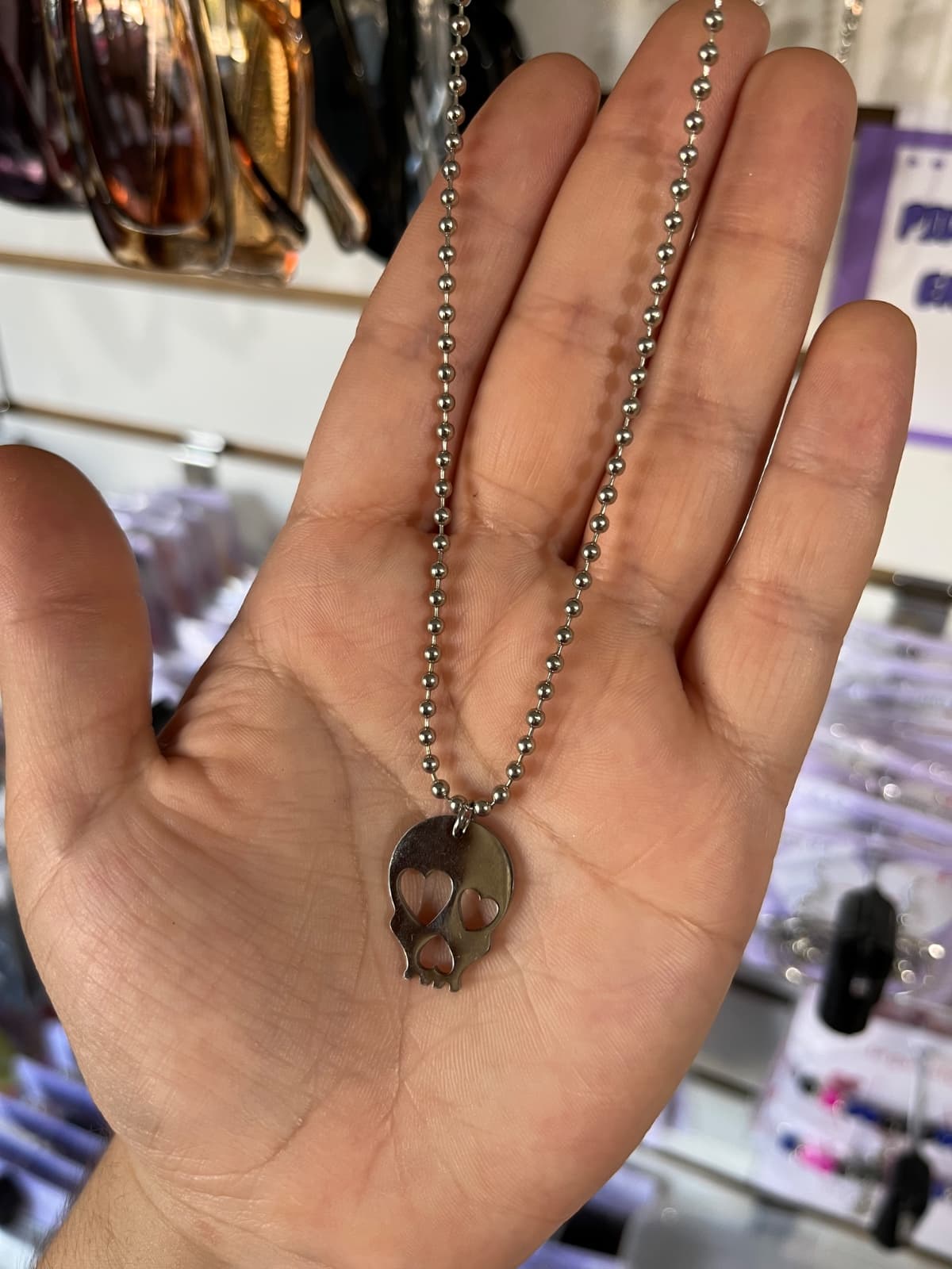 collar calavera larga