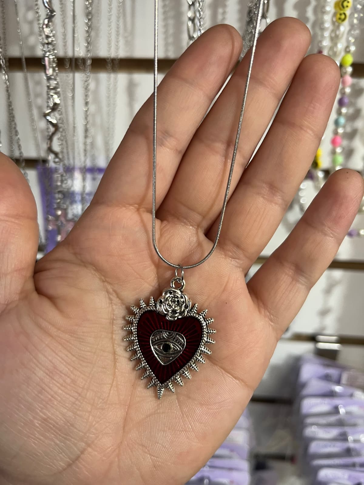 collar corazon rojo puntas