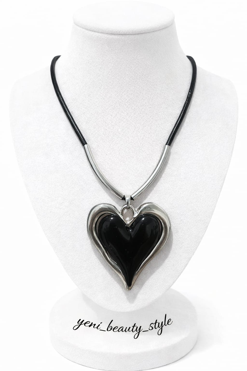 Collar de Corazón Vanguardista - Edición "Contrast Black"