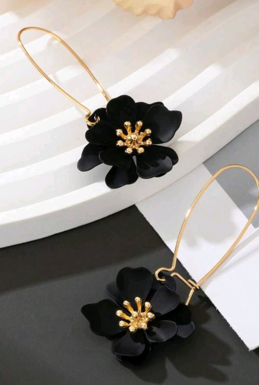 Aretes "Night Bloom" – Flores en Negro Mate y Oro