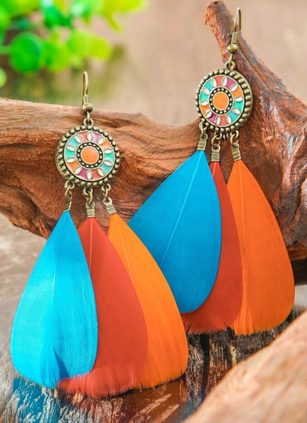 Aretes "Vibranza Boho" – Triplet de Plumas y Mandala