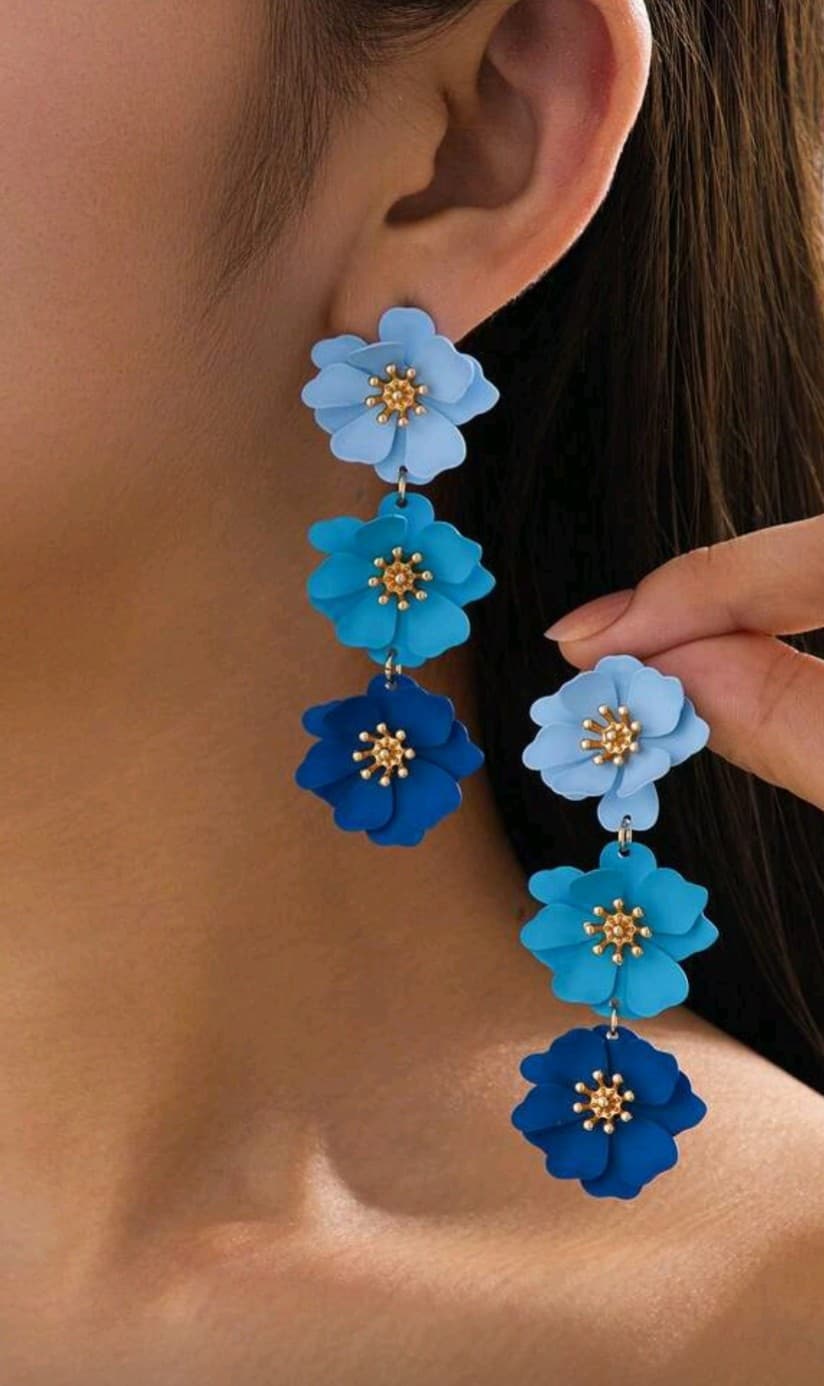 Aretes de Cascada Floral "Azul Infinito"