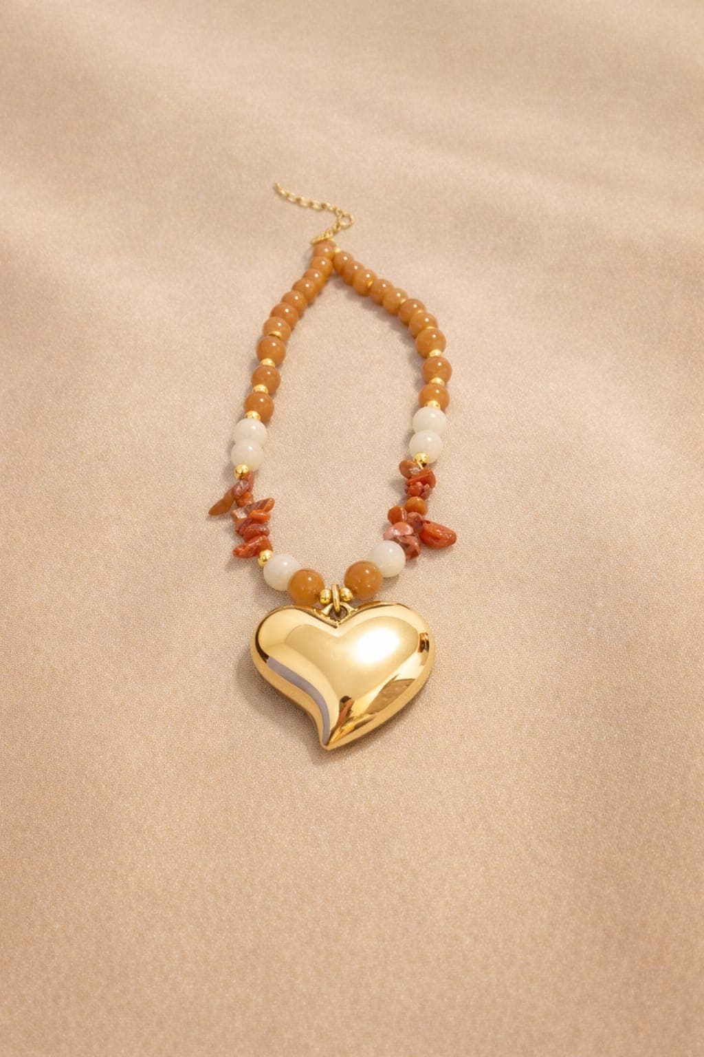 Collar Corazón Dorado Tierra