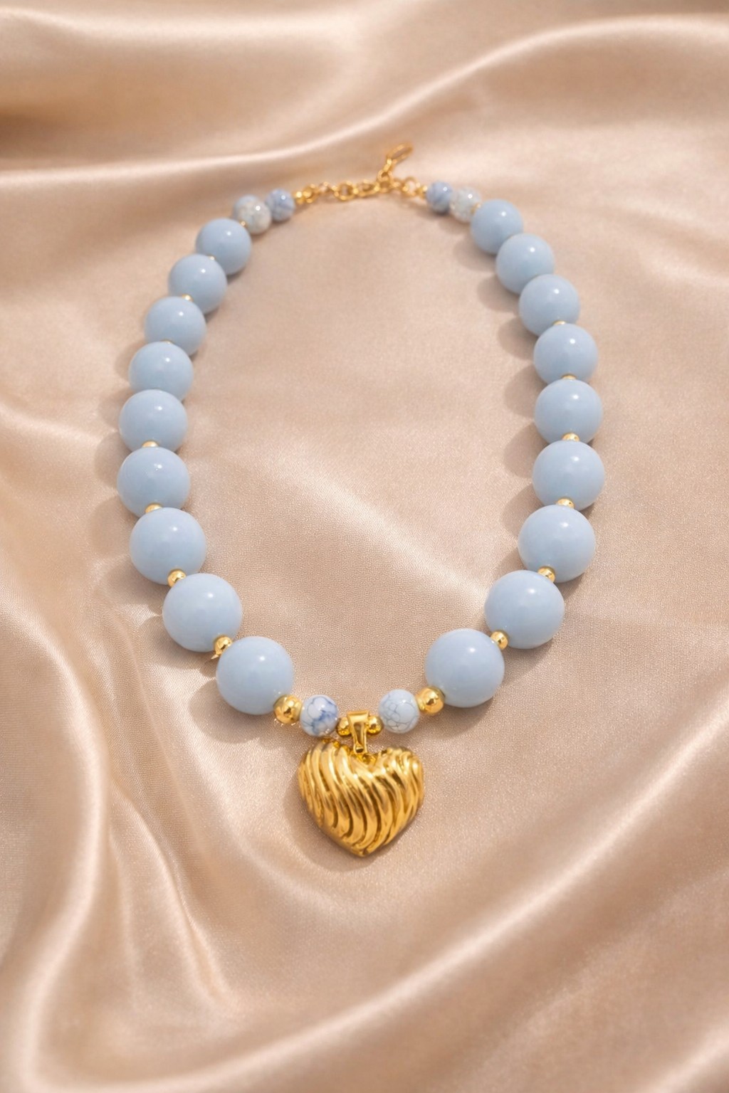 Collar Cielo & Corazón Dorado 1