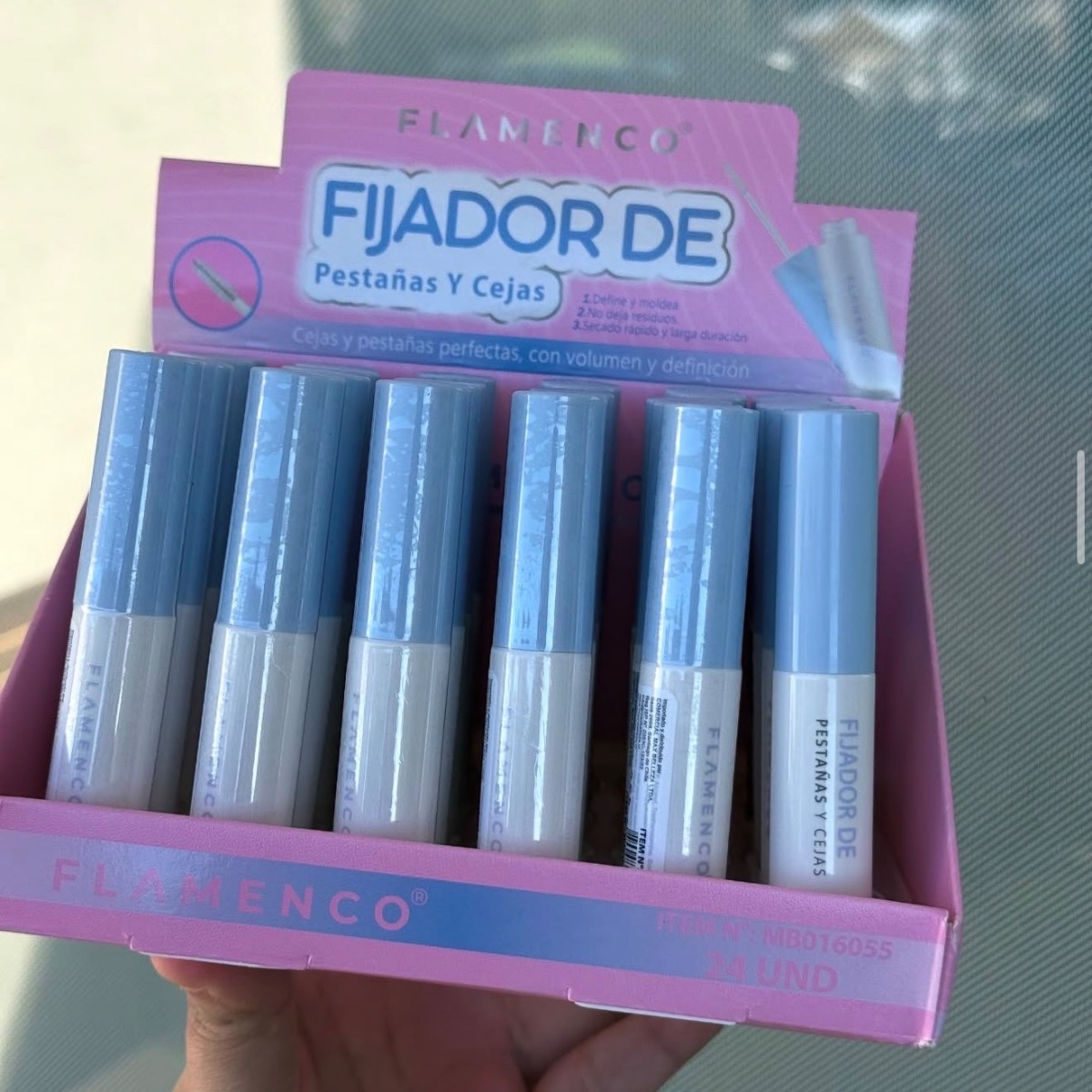 Fijador de cejas flamenco 1