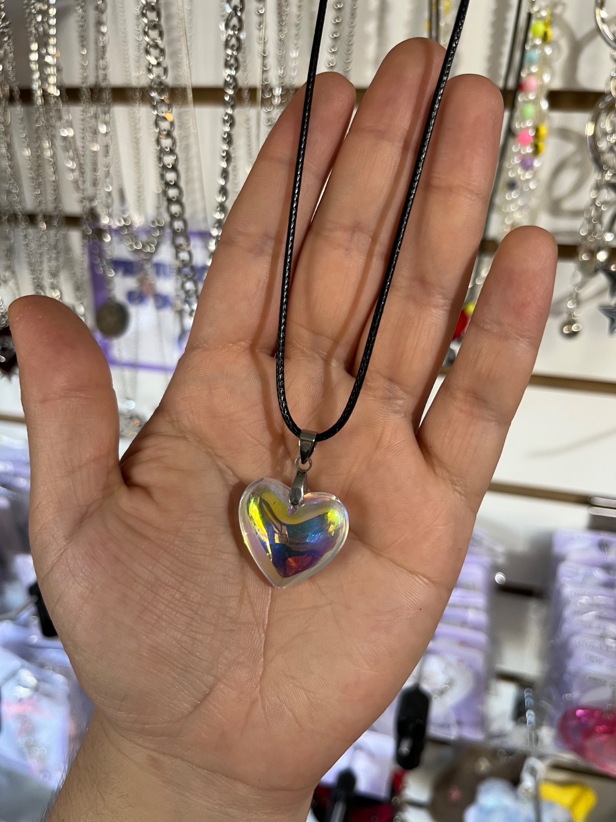 collar corazon holografico