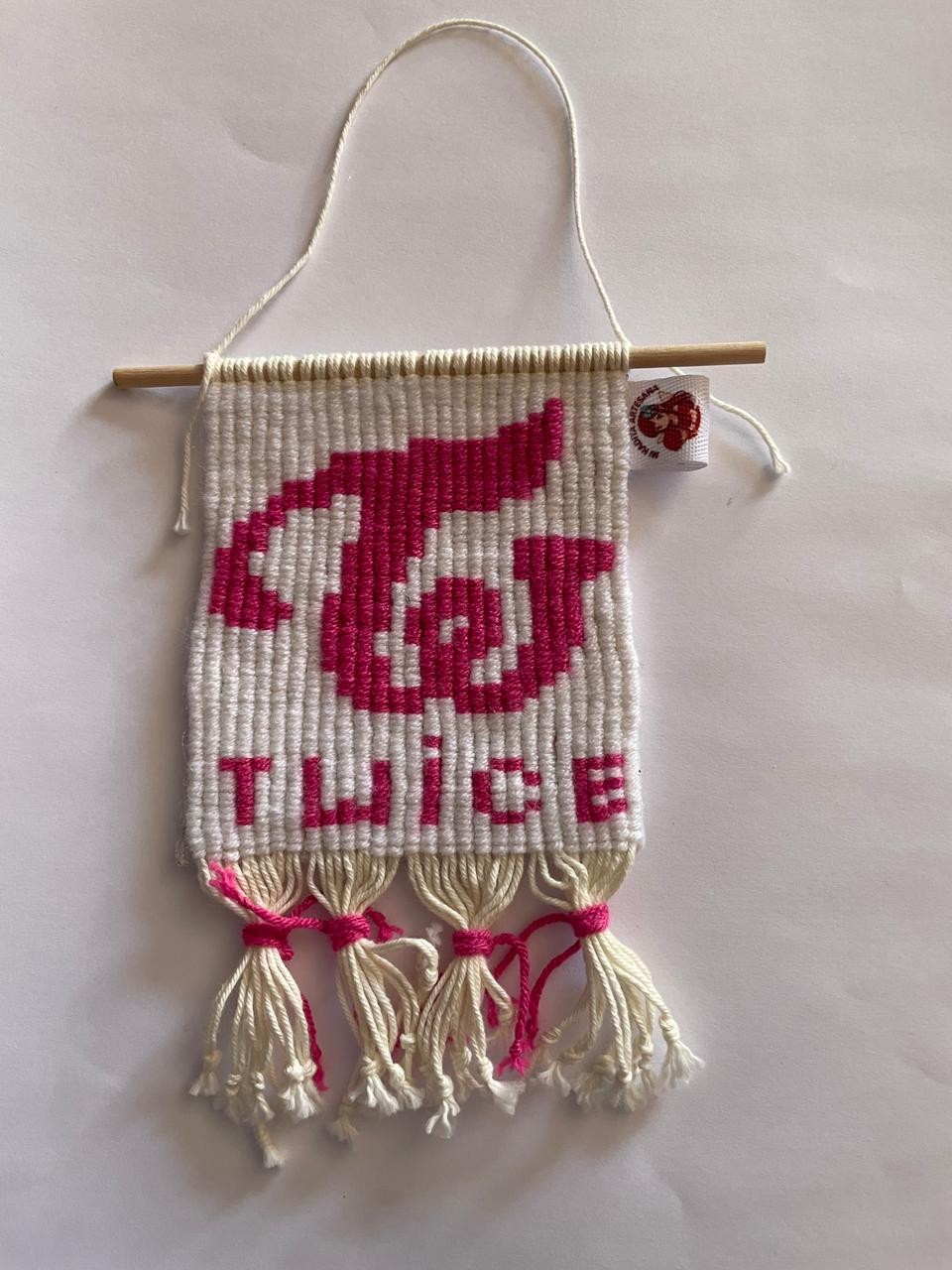 Mini tapiz de macramé de Twice 1