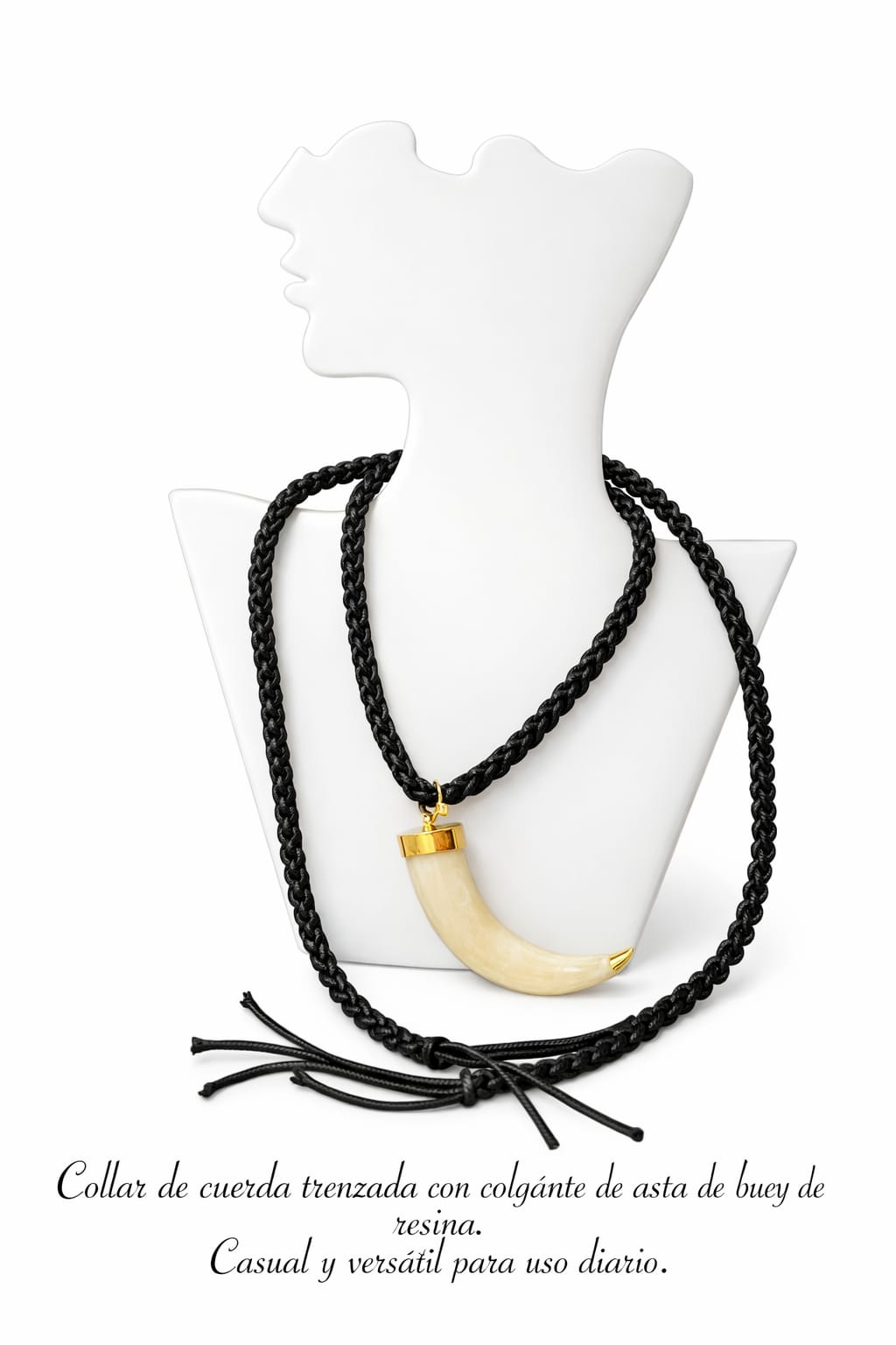 Collar de Cuerda Trenzada con Dije de Asta 1