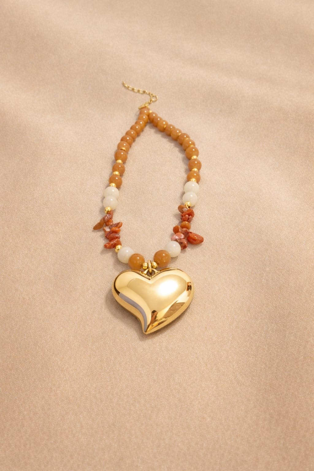 Collar Corazón Dorado Tierra 1